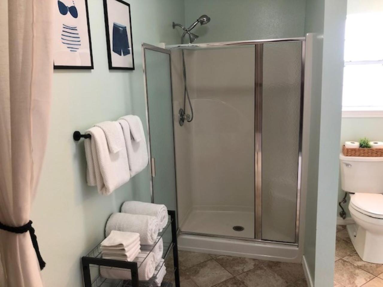 Holiday home Beautiful Pet Friendly Home! New Tropical Pool, Opt Golf Cart And Pool Heat, Minutes To