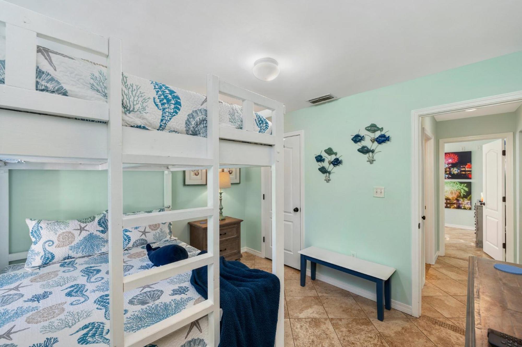 Beautiful Pet Friendly Home! New Tropical Pool, Opt Golf Cart And Pool Heat, Minutes To Destin