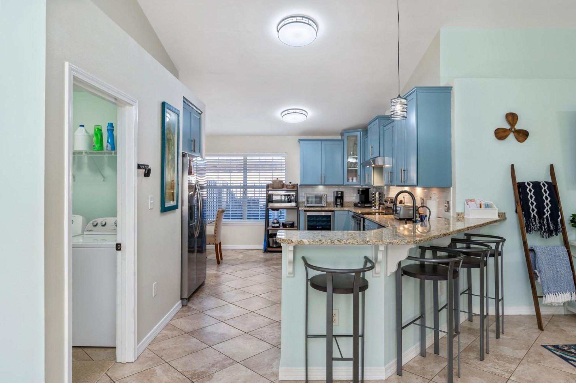 Beautiful Pet Friendly Home! New Tropical Pool, Opt Golf Cart And Pool Heat, Minutes To Holiday home Destin