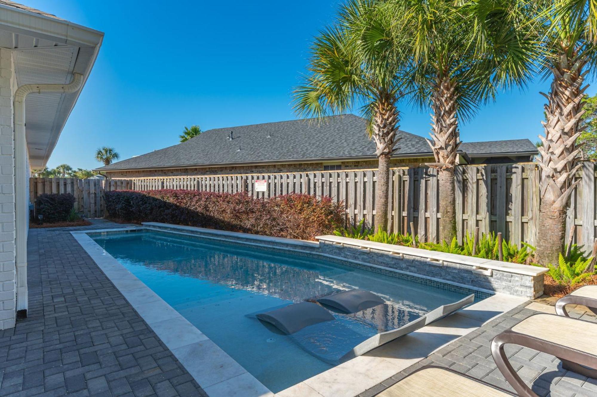 Beautiful Pet Friendly Home! New Tropical Pool, Opt Golf Cart And Pool Heat, Minutes To * Destin
