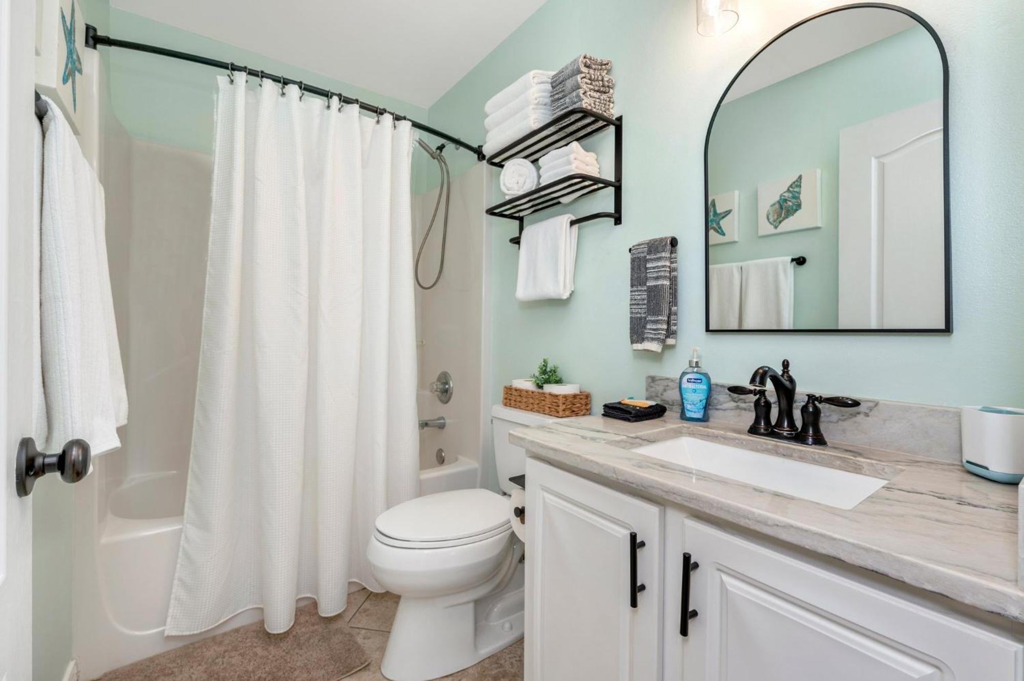 Holiday home Beautiful Pet Friendly Home! New Tropical Pool, Opt Golf Cart And Pool Heat, Minutes To *