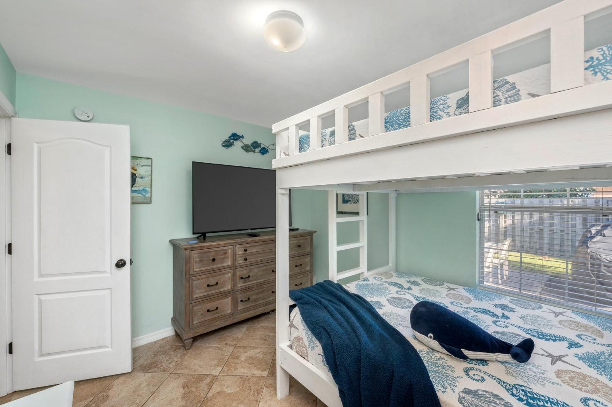 Beautiful Pet Friendly Home! New Tropical Pool, Opt Golf Cart And Pool Heat, Minutes To