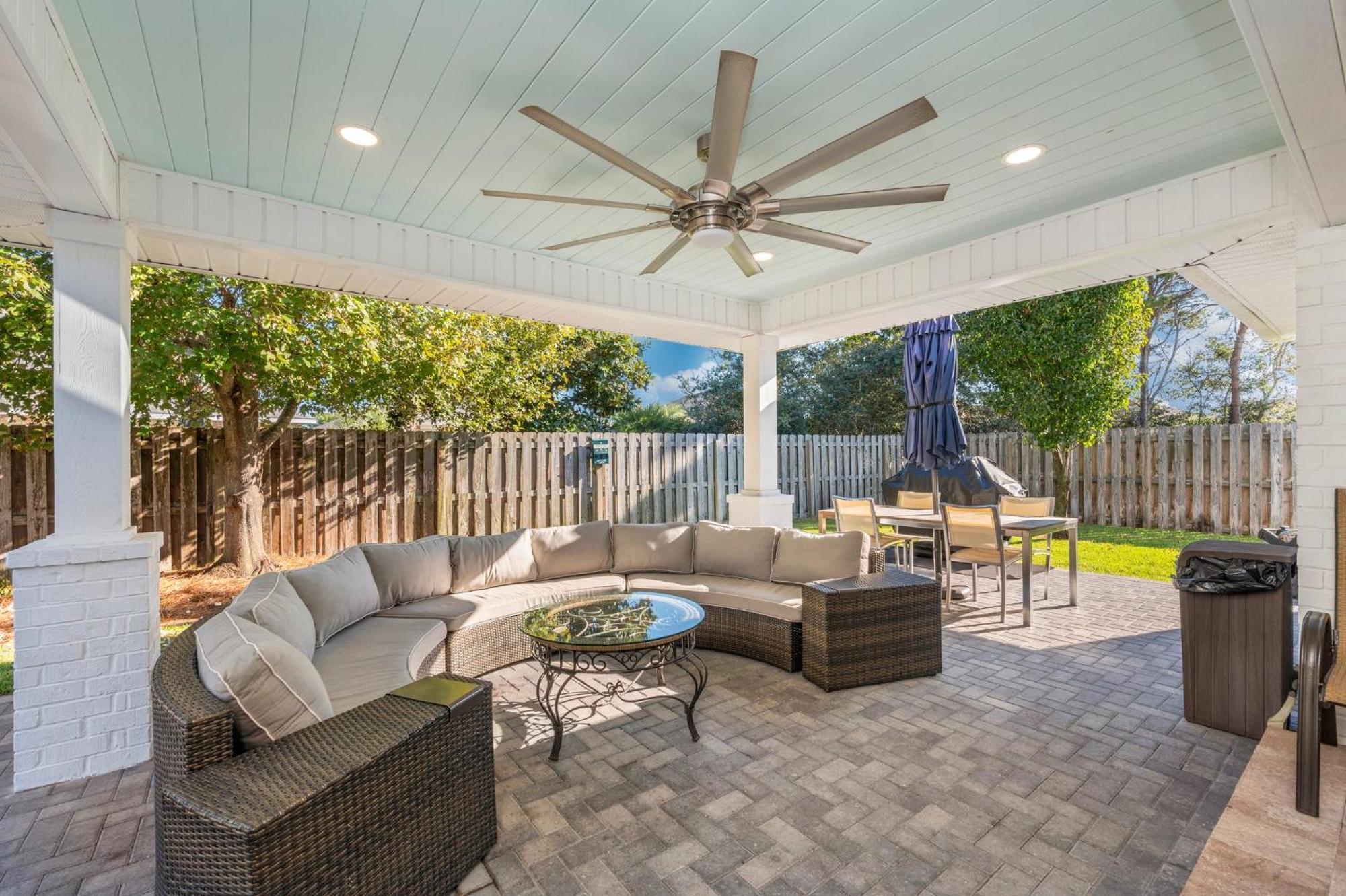 Beautiful Pet Friendly Home! New Tropical Pool, Opt Golf Cart And Pool Heat, Minutes To Holiday home