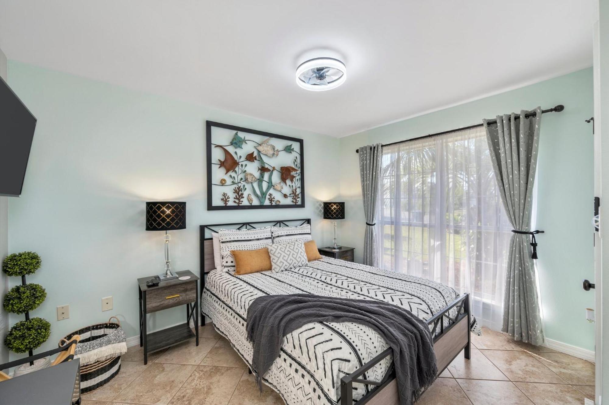 Beautiful Pet Friendly Home! New Tropical Pool, Opt Golf Cart And Pool Heat, Minutes To Holiday home
