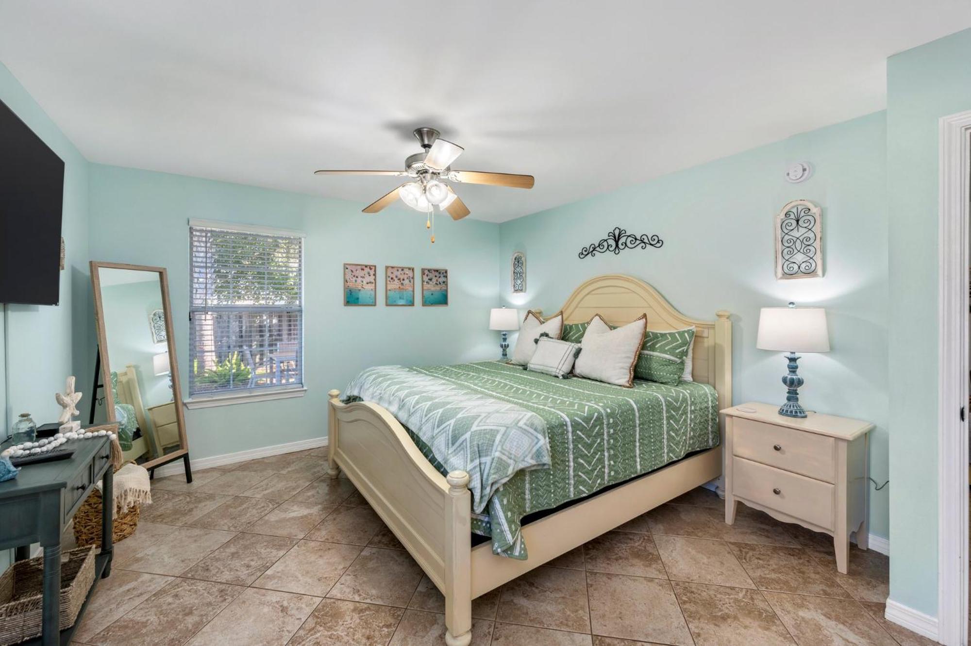 Beautiful Pet Friendly Home! New Tropical Pool, Opt Golf Cart And Pool Heat, Minutes To Holiday home