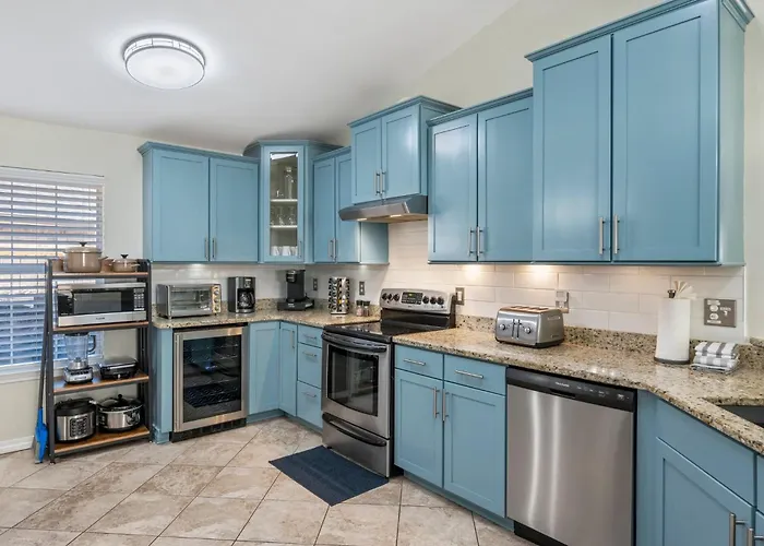 Beautiful Pet Friendly Home! New Tropical Pool, Opt Golf Cart And Pool Heat, Minutes To Beach