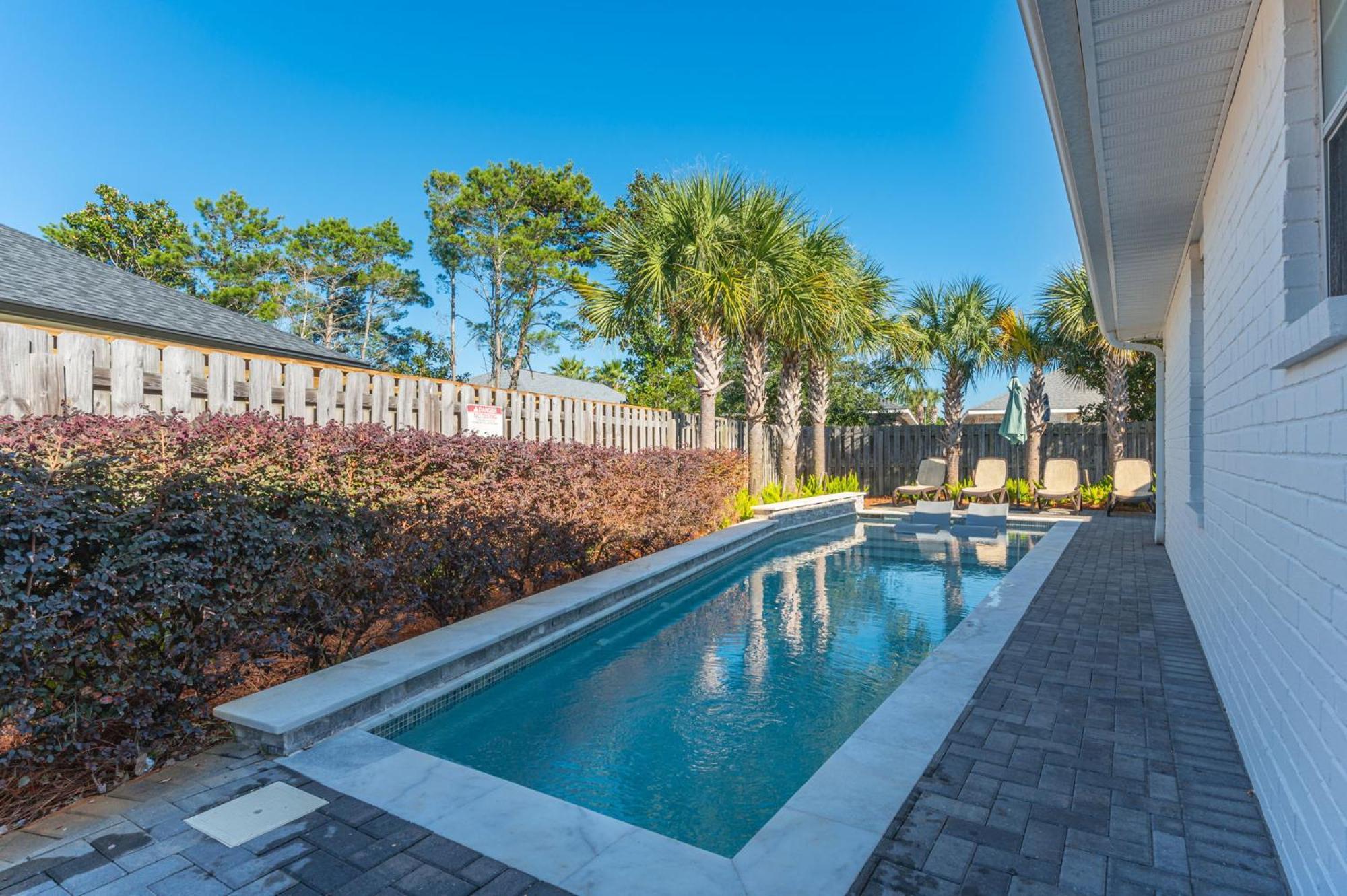 Beautiful Pet Friendly Home! New Tropical Pool, Opt Golf Cart And Pool Heat, Minutes To Ferienhaus *