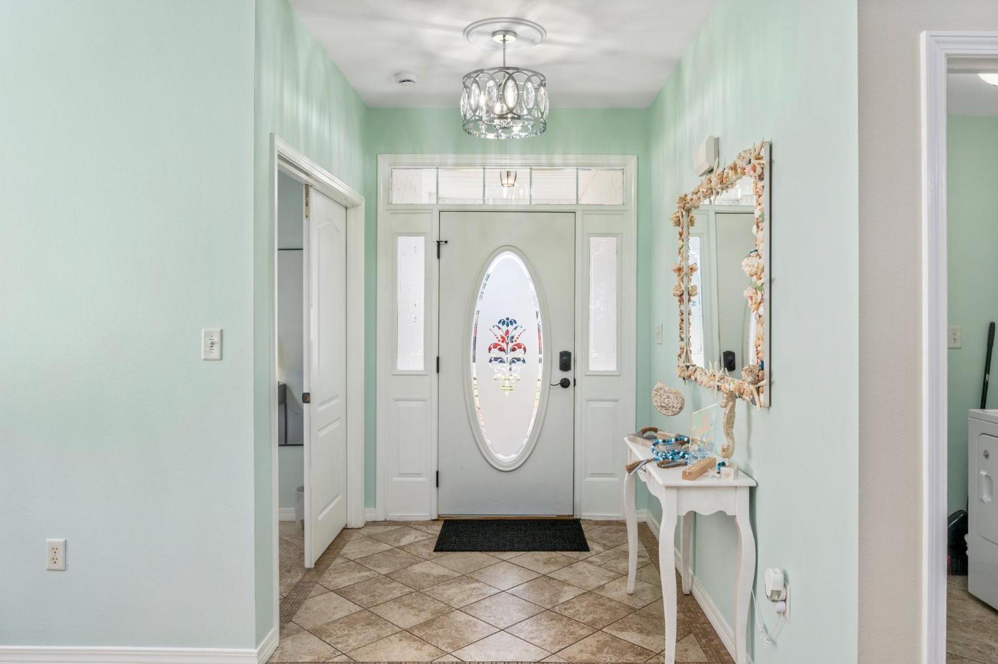 Beautiful Pet Friendly Home! New Tropical Pool, Opt Golf Cart And Pool Heat, Minutes To